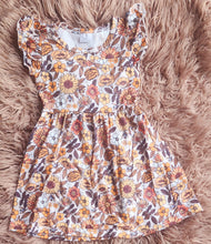 Load image into Gallery viewer, Traditional Floral Dress