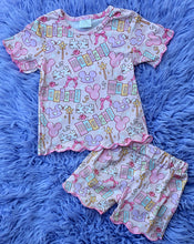 Load image into Gallery viewer, Magical Scalloped Shorts Set