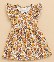 Load image into Gallery viewer, Traditional Floral Dress