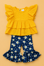 Load image into Gallery viewer, Daisy Capri Flare Set