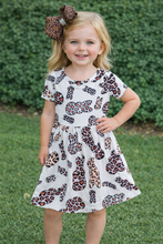 Load image into Gallery viewer, Leopard Peeps Dress