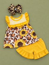 Load image into Gallery viewer, Sunflower and Leopard Shorts Set